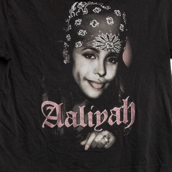 Aaliyah Short-Sleeve Black Graphic Tee - Picture 3 of 8